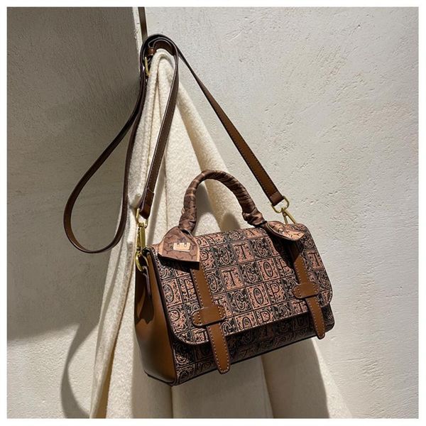 evening bags messenger bag women's retro printed letter handbag fashion simple crossbody female shoulder
evening bags messenger bag women's retro printed letter handbag fashion simple crossbody female shoulder