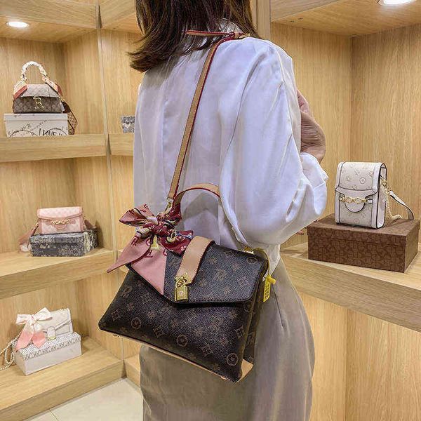 factory outlet deals 2022 new fashion women's small square single shoulder bag fashion texture silk scarf accessories diagonal cross ba
factory outlet deals 2022 new fashion women's small square single shoulder bag fashion texture silk scarf accessories diagonal cross ba