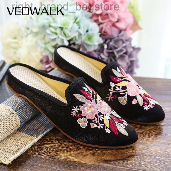 veowalk velvet coating cotton fabric women pointed toe flat mules comfortable slippers for ladies chinese embroidered shoes w220808, Black
veowalk velvet coating cotton fabric women pointed toe flat mules comfortable slippers for ladies chinese embroidered shoes w220808, Black