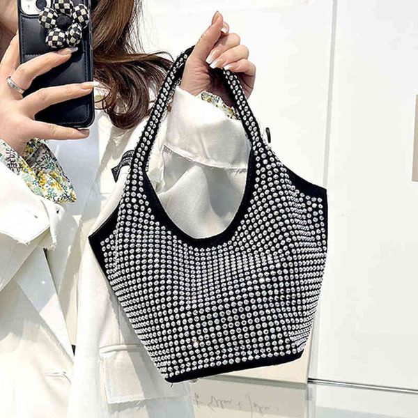 elegant diamonds bucket bags for women handbags luxury designer party evening bag rhinestones shoulder bag 2022 wedding bags new y220409
elegant diamonds bucket bags for women handbags luxury designer party evening bag rhinestones shoulder bag 2022 wedding bags new y220409