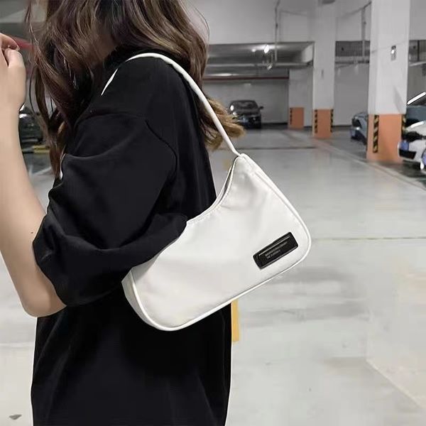 fashion shoulder bags comfortable simple generous and versatile collocation handbag axillary package
fashion shoulder bags comfortable simple generous and versatile collocation handbag axillary package
