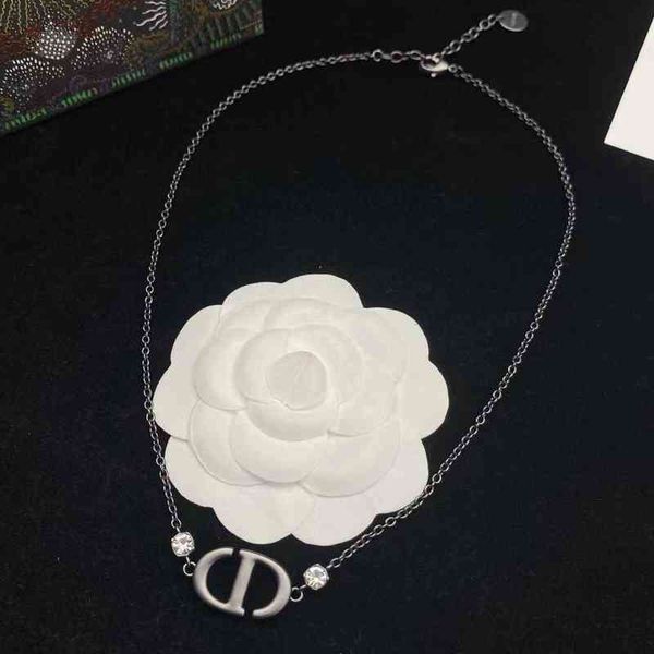 2022 new black letter inlaid rhinestone necklace women's fashion brass material, Silver
2022 new black letter inlaid rhinestone necklace women's fashion brass material, Silver