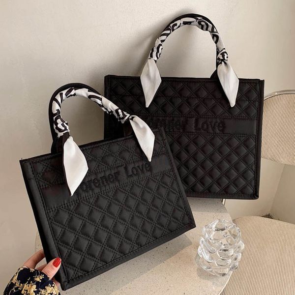 high capacity totes women famous brand design handbags for women travel beach bag female purse and tote shoulder bag holographic
high capacity totes women famous brand design handbags for women travel beach bag female purse and tote shoulder bag holographic