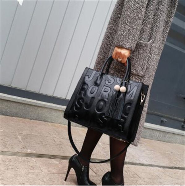 new high quility designers women luxurys lady bags shoulder bag mini handbags accessories crossbody wallet womens purses card holder messeng
new high quility designers women luxurys lady bags shoulder bag mini handbags accessories crossbody wallet womens purses card holder messeng
