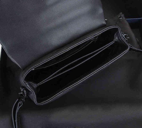 new leather women's d single shoulder msenger portable and thread 2022 luxury brand fashion design versatile ladies bags
new leather women's d single shoulder msenger portable and thread 2022 luxury brand fashion design versatile ladies bags
