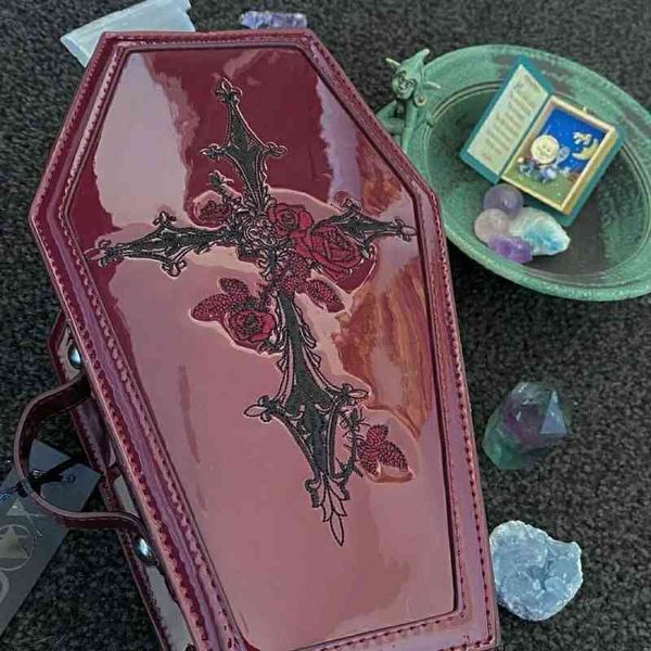 boutique funny red coffin bag for women retro ladies handbags fashion small box style hand vintage female clutch 220514
boutique funny red coffin bag for women retro ladies handbags fashion small box style hand vintage female clutch 220514