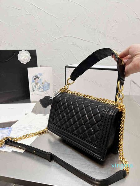 2022 new evening bags folding box designer women's wide shoulder strap square metal cowhide quality bag size 25cm
2022 new evening bags folding box designer women's wide shoulder strap square metal cowhide quality bag size 25cm