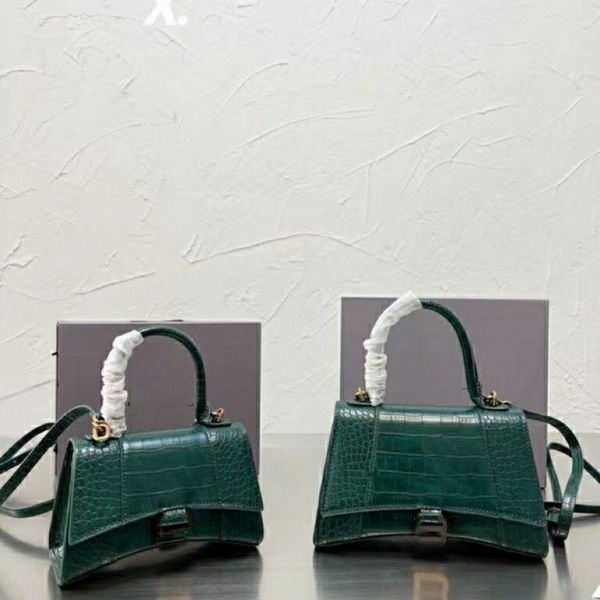 2022 lady shopping bags fashion handbags women totes shoulder cross body half moon luxury genuine leather classic retro
2022 lady shopping bags fashion handbags women totes shoulder cross body half moon luxury genuine leather classic retro