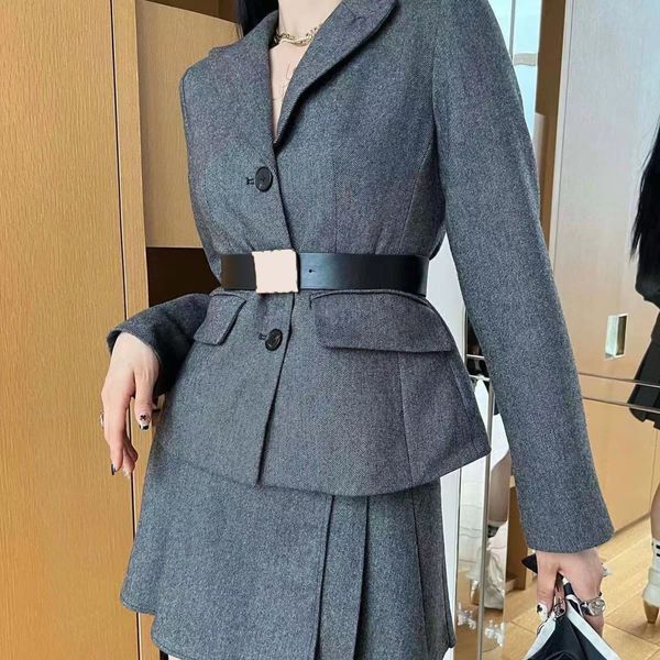 b1083 women's designer blazers clothing cd tide brand high-quality retro fashion designer presbyopic maze series suit jacket single-bre, White;black
b1083 women's designer blazers clothing cd tide brand high-quality retro fashion designer presbyopic maze series suit jacket single-bre, White;black