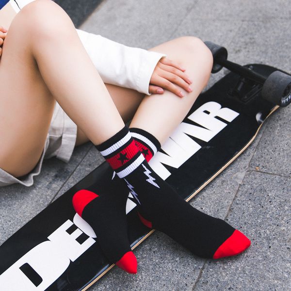 spring and autumn korean men and women sports socks stars lightning cotton tube socks, Black
spring and autumn korean men and women sports socks stars lightning cotton tube socks, Black