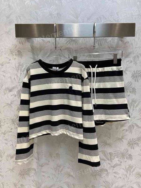 womens two piece pants versatile slim striped embroidered sweatshirt and light shorts 2 piece sets women designer tracksuits, White
womens two piece pants versatile slim striped embroidered sweatshirt and light shorts 2 piece sets women designer tracksuits, White