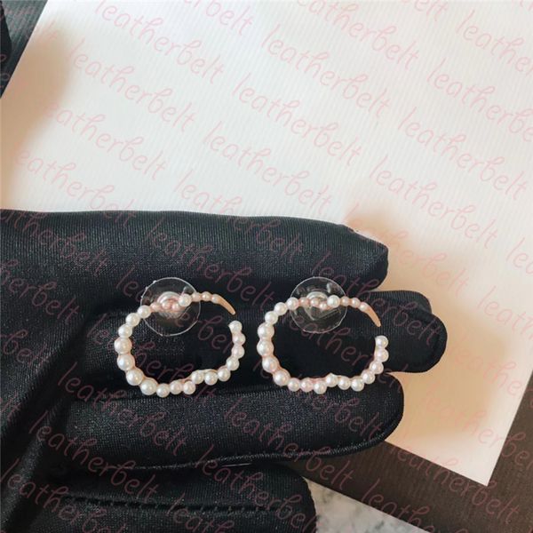 double letter earring chic pearl ear stud classic retro brass earrings women anniversary party ear jewelry with box, Golden;silver
double letter earring chic pearl ear stud classic retro brass earrings women anniversary party ear jewelry with box, Golden;silver