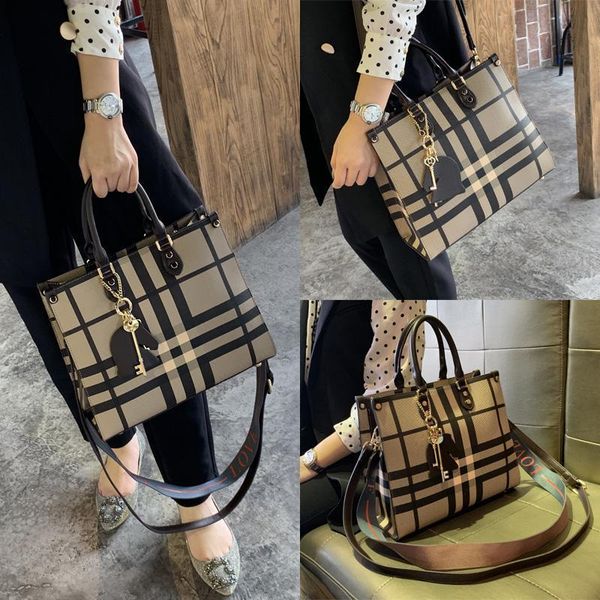 handbag women's large capacity simple new fashion versatile hand brand backpack messenger bag chain cross bags
handbag women's large capacity simple new fashion versatile hand brand backpack messenger bag chain cross bags