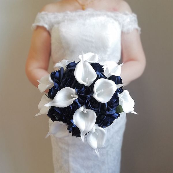 round wedding flowers white calla lilies navy blue roses silk bridal bouquets de mariage artificial pearls crystal party decoration
round wedding flowers white calla lilies navy blue roses silk bridal bouquets de mariage artificial pearls crystal party decoration