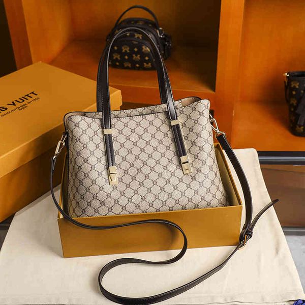 hong women's 2022 new leather shoulder large capacity portable tote bag2022 trendy fashion design ladies sachet
hong women's 2022 new leather shoulder large capacity portable tote bag2022 trendy fashion design ladies sachet