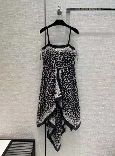 milan runway dresses 2022 spring summer spaghetti strap print women's designer dress brand same style sundress 0501-2, Black
milan runway dresses 2022 spring summer spaghetti strap print women's designer dress brand same style sundress 0501-2, Black