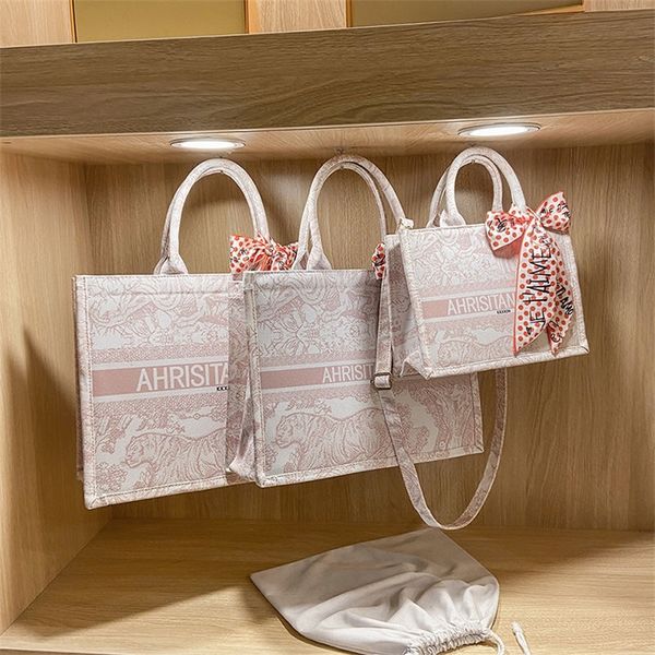 10% off 2022 new fashion trendy bags this year's is super large with high-grade feeling sail cloth support, women's summer , versa
10% off 2022 new fashion trendy bags this year's is super large with high-grade feeling sail cloth support, women's summer , versa