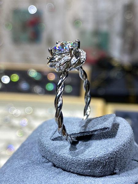 cluster rings moissanite jewelry diamond 1ct s925 silver rhodium plated for women engagement wedding party anniversary gift, Golden;silver
cluster rings moissanite jewelry diamond 1ct s925 silver rhodium plated for women engagement wedding party anniversary gift, Golden;silver