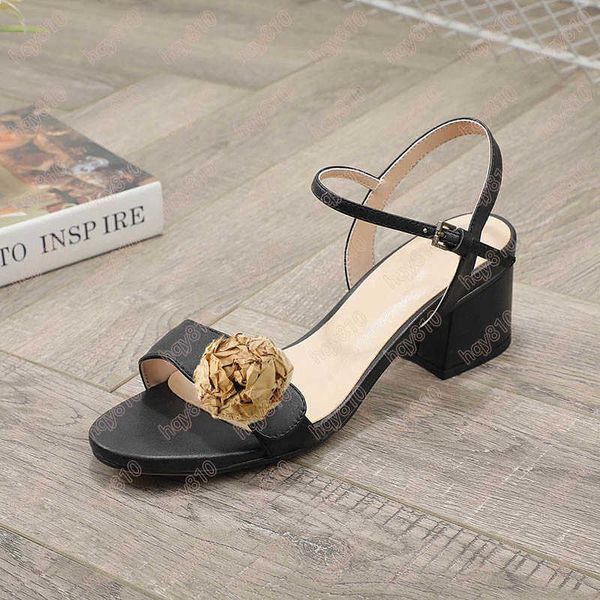 yucheng01 genuine leather mid-heel sandal italy fashion women sandals heel height 5cm summer shoes size 35-42, Black
yucheng01 genuine leather mid-heel sandal italy fashion women sandals heel height 5cm summer shoes size 35-42, Black