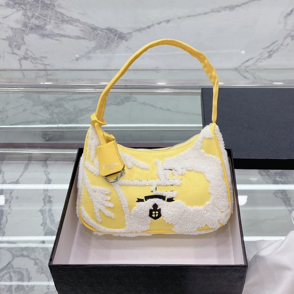 italy brand classic re-edition hobo bags denim embroidery underarm bag handbags fashion triangle sign women totes luxury designer beach bag
italy brand classic re-edition hobo bags denim embroidery underarm bag handbags fashion triangle sign women totes luxury designer beach bag