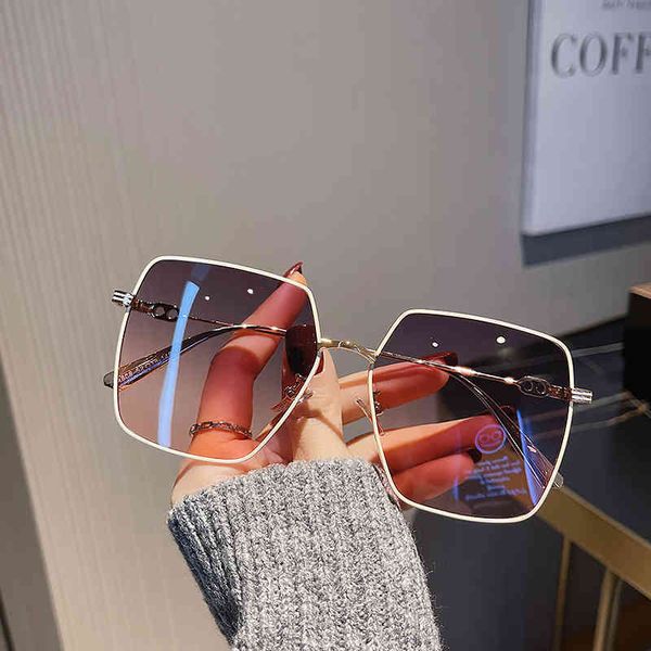 sunglasses plain mirror light pink women's round long face metal frame simple men's fashion korean version net red eyes, White;black
sunglasses plain mirror light pink women's round long face metal frame simple men's fashion korean version net red eyes, White;black