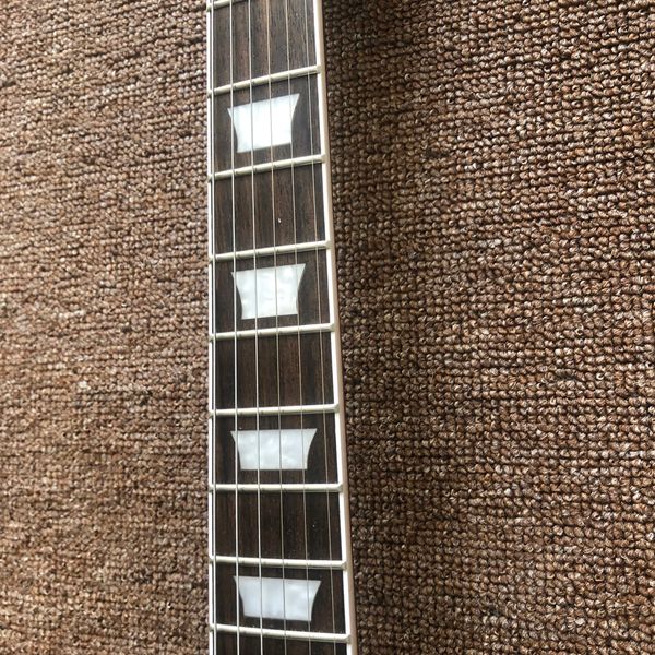 electric guitar,cherry burst color,rosewood fingerboard,high quality
electric guitar,cherry burst color,rosewood fingerboard,high quality