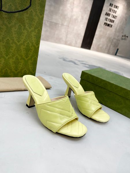 women designer sandals lady high heels beach leather shoes double g metal slides black white green red blue shoe
women designer sandals lady high heels beach leather shoes double g metal slides black white green red blue shoe