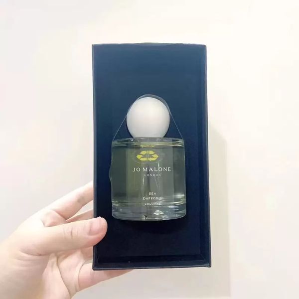 new all match attractive fragrance perfume bitter madarin moonlit camomile 100ml blossom cologne series women cologne fast delivery
new all match attractive fragrance perfume bitter madarin moonlit camomile 100ml blossom cologne series women cologne fast delivery