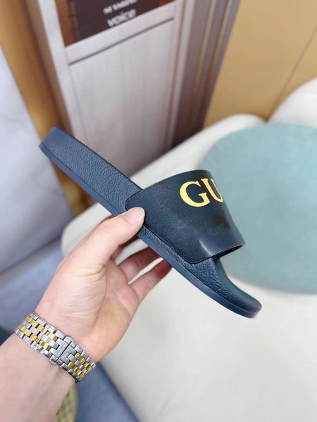 slipper marque designer slide summer sandals fashion men beach indoor outdoor non-slip flat flip flops leather lady men slippers size 38-45, Black
slipper marque designer slide summer sandals fashion men beach indoor outdoor non-slip flat flip flops leather lady men slippers size 38-45, Black