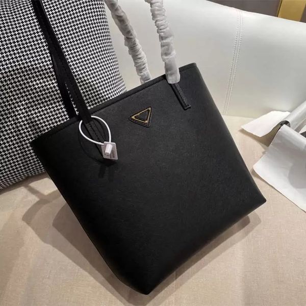 shoulder totes designer bags handbag drawstring tote bag handbags leather high-capacity 4 colorswith exquisite packaging and original box si, Black;red
shoulder totes designer bags handbag drawstring tote bag handbags leather high-capacity 4 colorswith exquisite packaging and original box si, Black;red