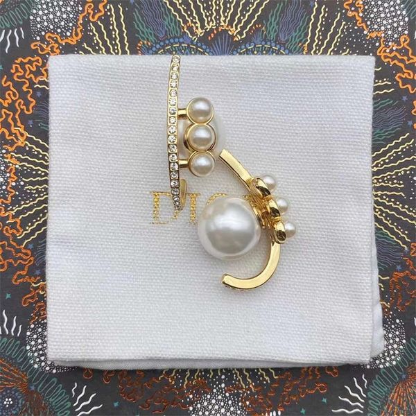 80% off online pearl front and back brass earrings female star net red live broadcast goods of the same type, Golden
80% off online pearl front and back brass earrings female star net red live broadcast goods of the same type, Golden