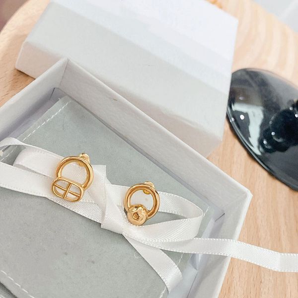 2022 stud luxury brand earrings designer for women gold classic round earring jewelry safety pins wedding party glamour gift earrings, Golden;silver
2022 stud luxury brand earrings designer for women gold classic round earring jewelry safety pins wedding party glamour gift earrings, Golden;silver