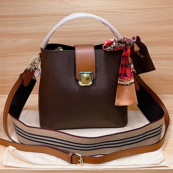 famous designer 2022 cross body bag handbags totes cowhide classic letter single handle joker bucket bags interior zipper pocket women fashi
famous designer 2022 cross body bag handbags totes cowhide classic letter single handle joker bucket bags interior zipper pocket women fashi