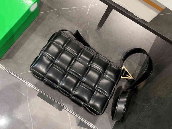 vintage adjustable triangle buckle shoulder bags women handbag leather luxury designer brand crossbody female purses braided tofu bun 220314
vintage adjustable triangle buckle shoulder bags women handbag leather luxury designer brand crossbody female purses braided tofu bun 220314