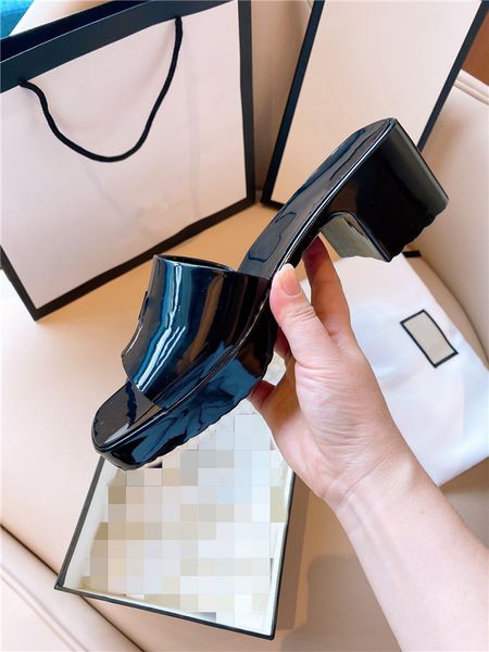 2022 designer luxury jelly shoes slippers women sandals slides crystal sandal summer beach thick bottom stuffies platform casual shoes 35-41, Black
2022 designer luxury jelly shoes slippers women sandals slides crystal sandal summer beach thick bottom stuffies platform casual shoes 35-41, Black