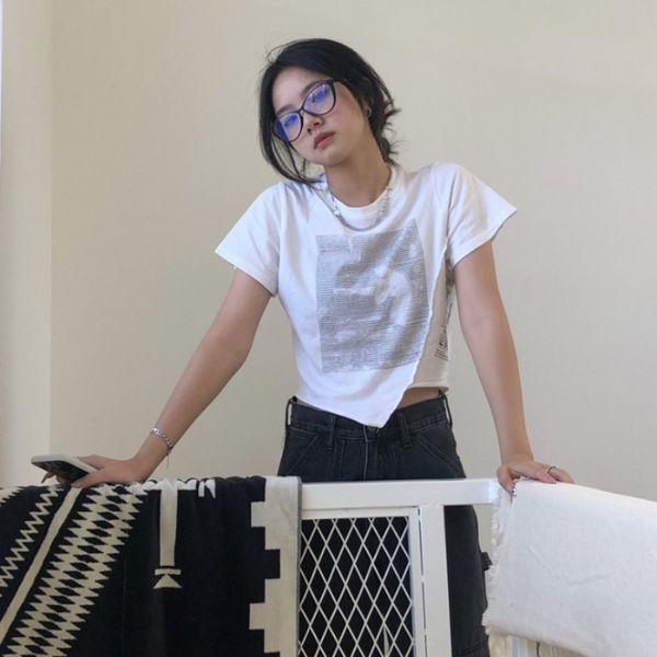 stitching printing short women s asymmetrical tees o neck slim show waist white sleeved t shirt y2k crop 220714
stitching printing short women s asymmetrical tees o neck slim show waist white sleeved t shirt y2k crop 220714