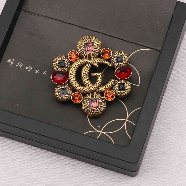 2023 designer new fashion jewelry hollowed out color zircon inlaid brooch anti light coat pin female, Gray
2023 designer new fashion jewelry hollowed out color zircon inlaid brooch anti light coat pin female, Gray