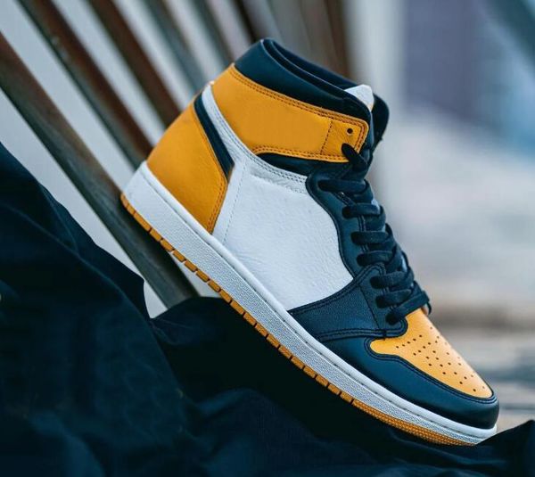 1 high og yellow toe mens basketball shoes 1s black taxi-white womens outdoor sports sneakers 555088-711 with original box
1 high og yellow toe mens basketball shoes 1s black taxi-white womens outdoor sports sneakers 555088-711 with original box