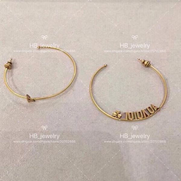 popular fashion brand high version earrings for lady design women party wedding lovers gift luxury jewelry for bride with box2396, Golden;silver
popular fashion brand high version earrings for lady design women party wedding lovers gift luxury jewelry for bride with box2396, Golden;silver