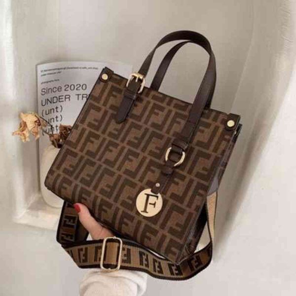 50% off online factory clearance bag women texture fashion printing large capacity handbag vintage shoulder bag versatile 
50% off online factory clearance bag women texture fashion printing large capacity handbag vintage shoulder bag versatile