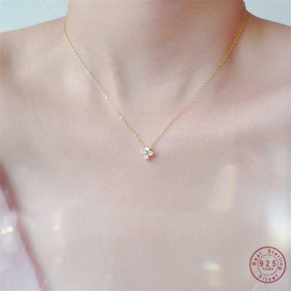 925 sterling silver european simple crystal flower pendant clavicle chain necklace women classic temperament wedding jewelry 220722
925 sterling silver european simple crystal flower pendant clavicle chain necklace women classic temperament wedding jewelry 220722