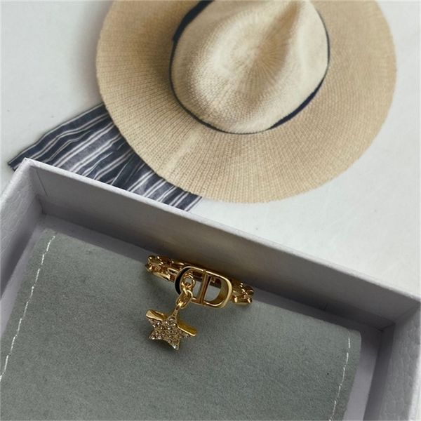 2022 36% off designer jewelry high version letter temperament female d family personality minority design five pointed star pendant ring, Golden
2022 36% off designer jewelry high version letter temperament female d family personality minority design five pointed star pendant ring, Golden