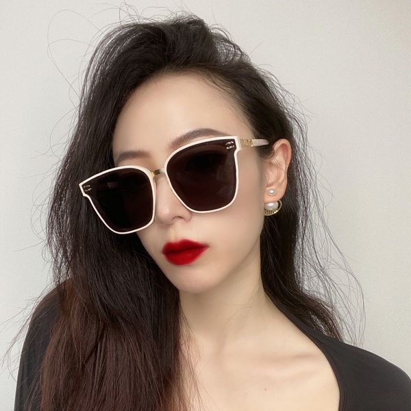 designer sunglasses xiaoxiangjia sunglasses advanced sense letters mirror legs black frame plate same milk white women1, White;black
designer sunglasses xiaoxiangjia sunglasses advanced sense letters mirror legs black frame plate same milk white women1, White;black