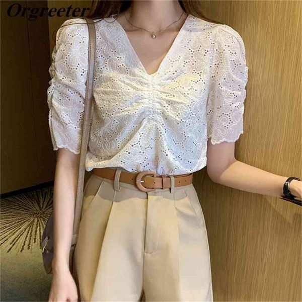 temperament flower embroidery hollow out white lace shirt women's summer short-sleeved ruched v-neck fashion blouse 210602
temperament flower embroidery hollow out white lace shirt women's summer short-sleeved ruched v-neck fashion blouse 210602