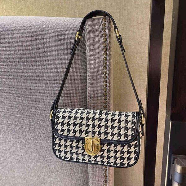 underarm feeling new fashion lattice single shoulder luxury designer leather handbag
underarm feeling new fashion lattice single shoulder luxury designer leather handbag