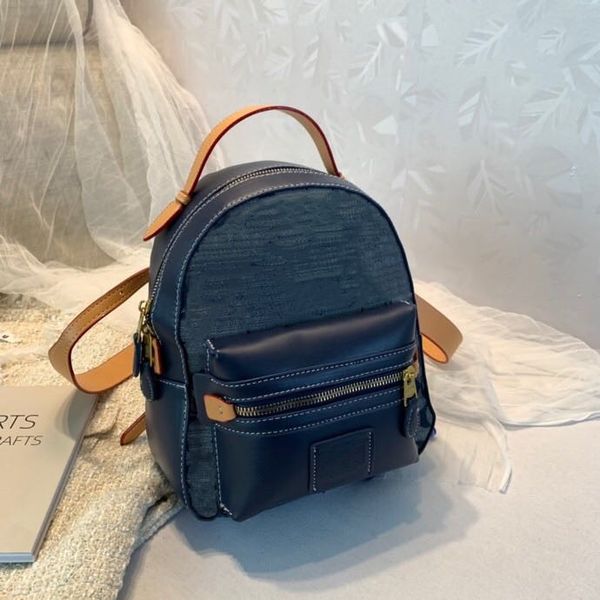 new mini palm women bags backpacks brand grils backpack school bag fashion sense printed contrast color casual bag 21*25*9.5cm
new mini palm women bags backpacks brand grils backpack school bag fashion sense printed contrast color casual bag 21*25*9.5cm
