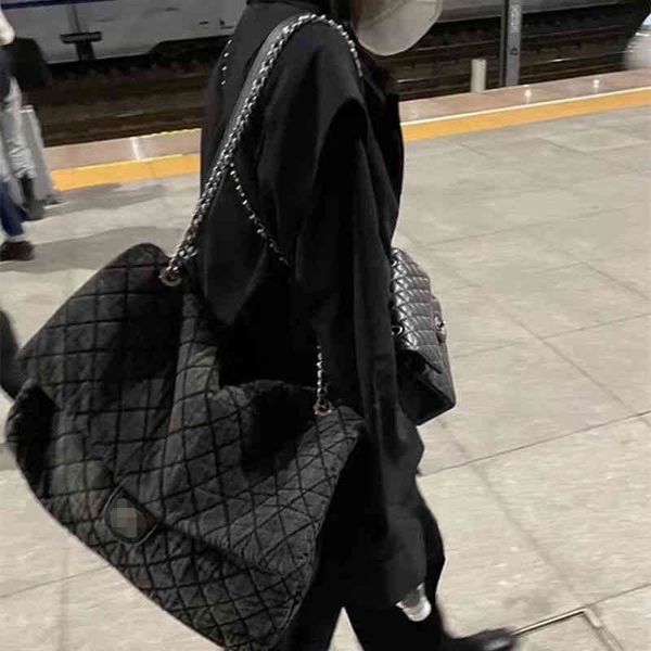 large middle ancient shoulder chain single capacity small fragrant wind lingge denim high sense foreign trade foreign style all
large middle ancient shoulder chain single capacity small fragrant wind lingge denim high sense foreign trade foreign style all