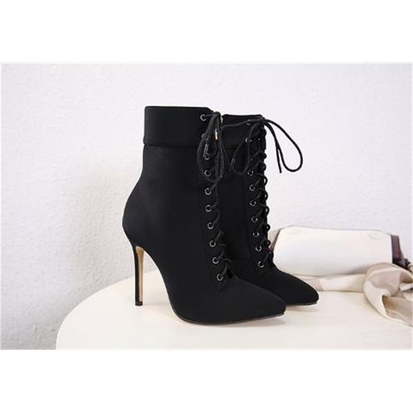 export european and american locomotive boots boots with high heels womens ankle boots pointed star shoes with the same st 201102, Black
export european and american locomotive boots boots with high heels womens ankle boots pointed star shoes with the same st 201102, Black
