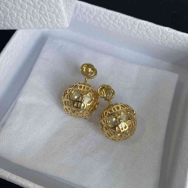 2022 factory wholesale new light luxury hollowed out earrings high sense pearl gold wire ball earrings female i hr9f, Golden
2022 factory wholesale new light luxury hollowed out earrings high sense pearl gold wire ball earrings female i hr9f, Golden