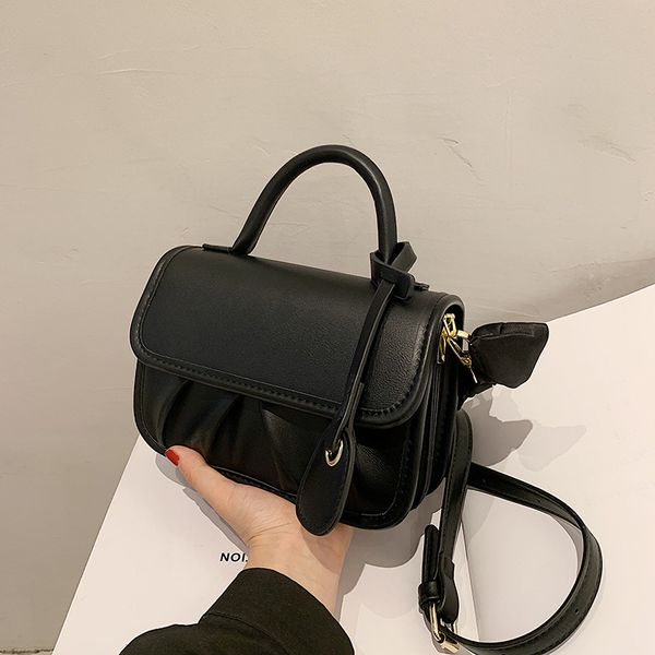 fashion 2022 summer solid simple handbag design women's bags, Black;red 
fashion 2022 summer solid simple handbag design women's bags, Black;red